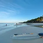 Romantic Sunset Apartment With Balcony 2 Min Walk To The Beach