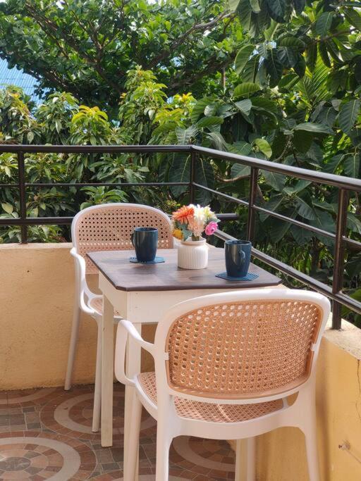 Romantic Sunset With Balcony 2 Min Walk To The