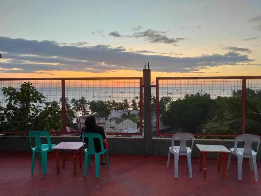 Romantic Sunset With Balcony 2 Min Walk To The Apartment *