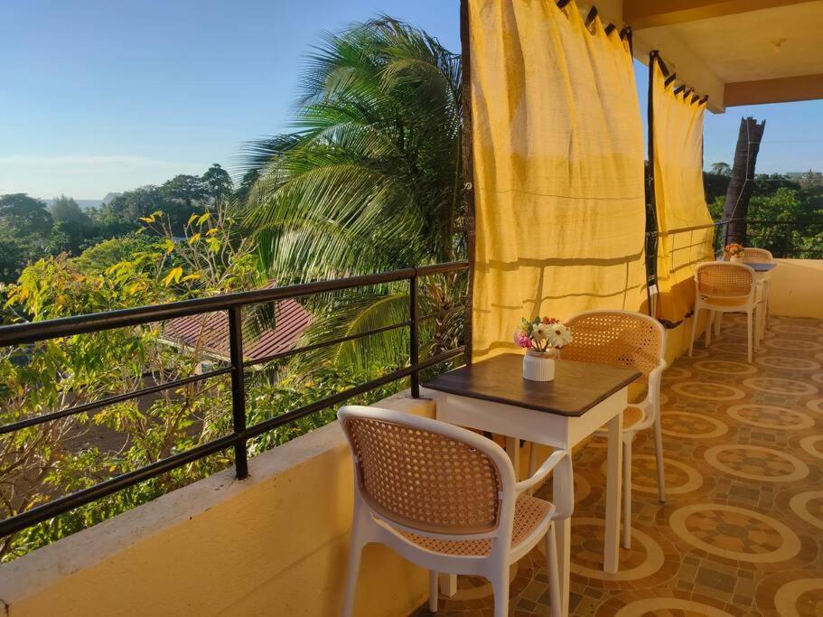 Apartment Romantic Sunset With Balcony 2 Min Walk To The *