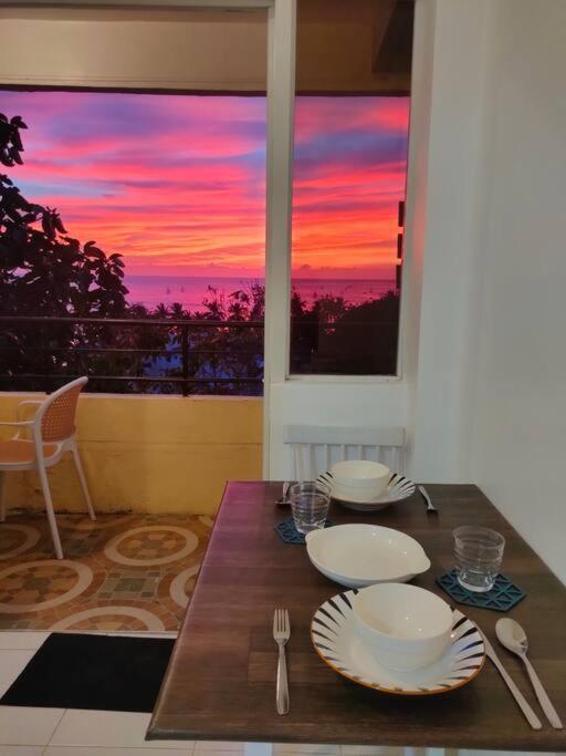 Romantic Sunset With Balcony 2 Min Walk To The